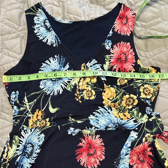 Sz L⭐️Like New Navy Floral Faux Wrap Sleeveless Maxi Dress. Drapes Beautifully! - Picture 5 of 8